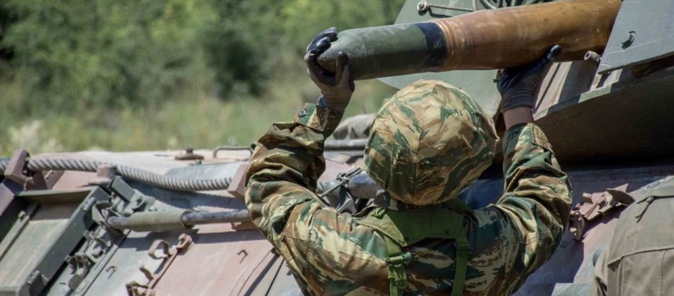 Θεσσαλονίκη: Κηδεία 23χρονου στρατιώτη - Με την γαλανόλευκη τυλιγμένο το φέρετρο (βίντεο)